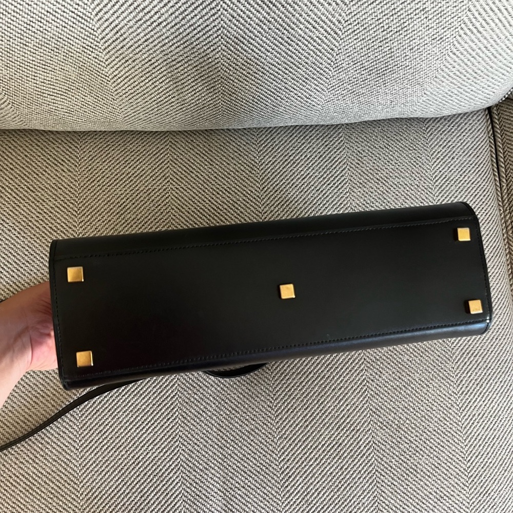 YSL Saint Laurent Manhattan Calfskin Purse - Picture 4 of 6